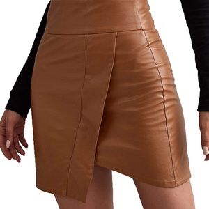 Sexy brown faux leather skirt